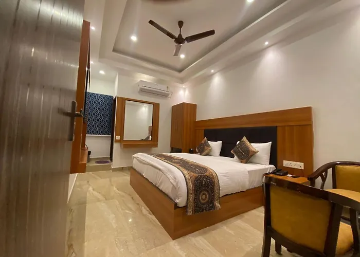 Hotel Varuna Grand